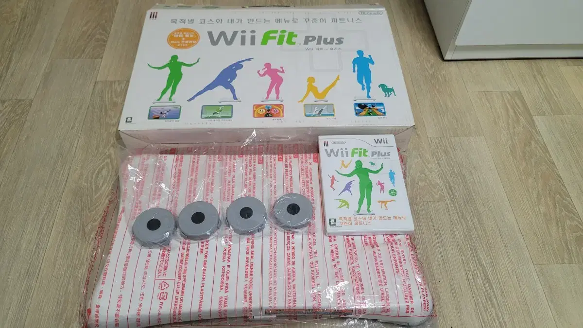 Wii Fit Plus 판매합니다(A급/풀박스)